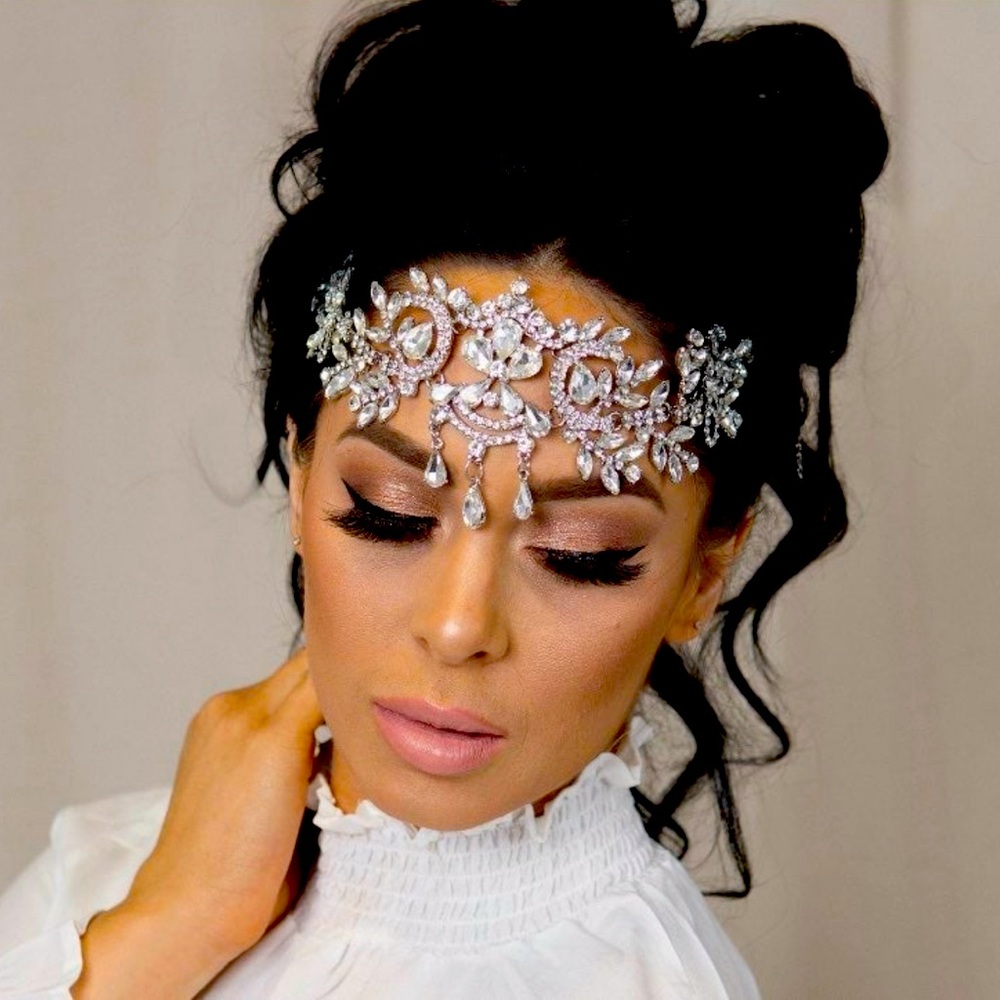 Beautiful crystal wedding wedding hair accessory